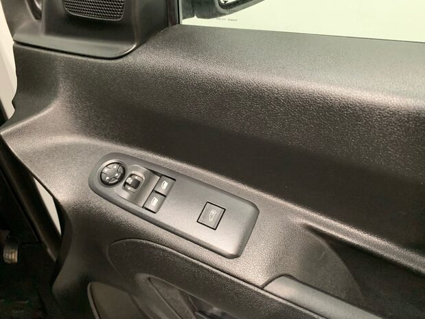 Citroen Berlingo Citroen Berlingo XL Diesel 1.5 Blue HDi 100ps Van Driver 21