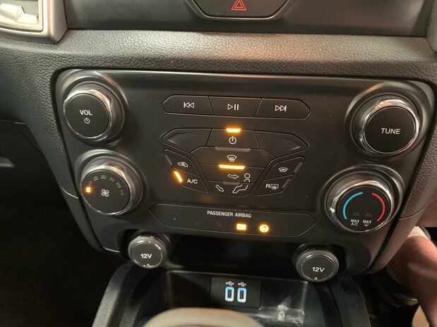 Ford Ranger RANGER DIESEL Pick Up Double Cab XLT 2.0 Eco Blue 170 Fitted with Canopy 18