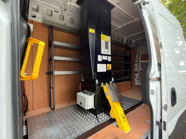 Iveco Daily 70C18 High-Roof Business Van / Versalift VTM 170F Access Platform *NEW* 10