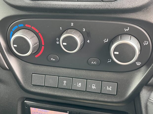 Iveco Daily 70C18 High-Roof Business Van / Versalift VTM 170F Access Platform *NEW* 18