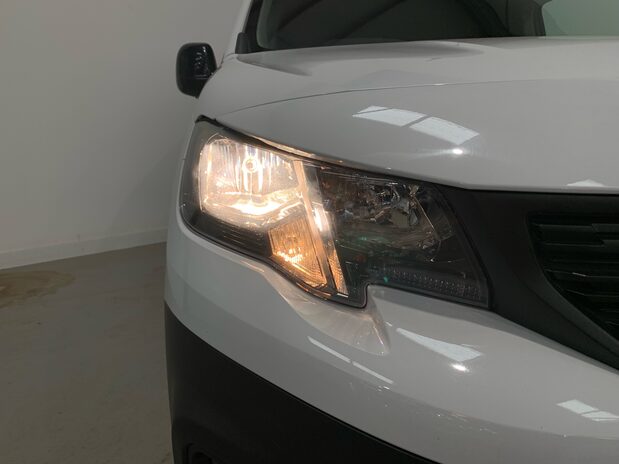 Peugeot Partner Partner Standard Diesel 1000 1.5 Blue HDi Professional Prem Van 5