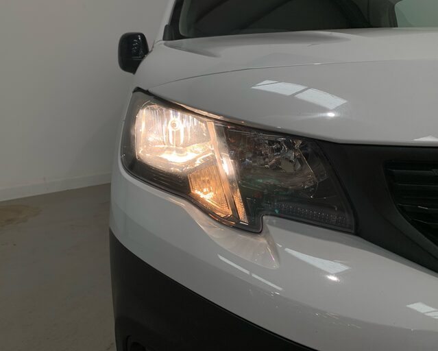 Peugeot Partner Partner Standard Diesel 1000 1.5 Blue HDi Professional Prem Van