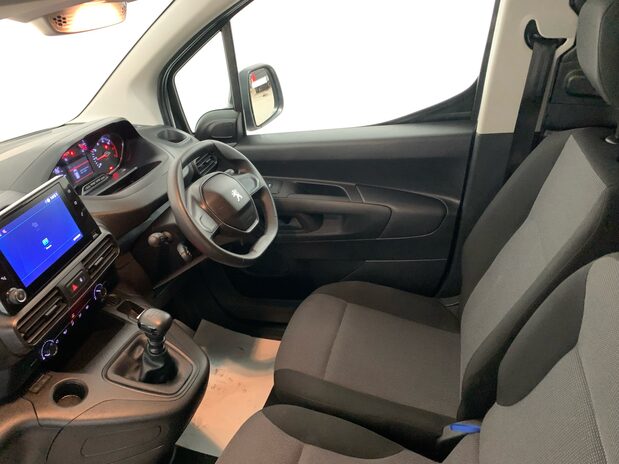 Peugeot Partner Partner Standard Diesel 1000 1.5 Blue HDi Professional Prem Van 17