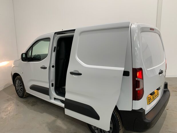 Peugeot Partner Partner Standard Diesel 1000 1.5 Blue HDi Professional Prem Van 12