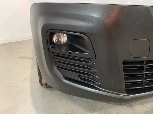 Peugeot Partner Partner Standard Diesel 1000 1.5 Blue HDi Professional Prem Van 4