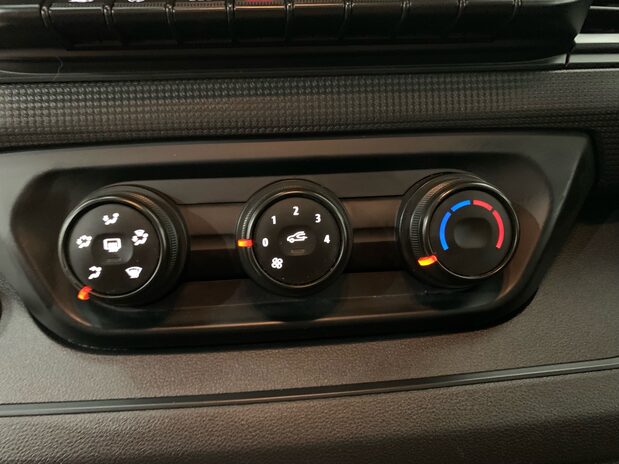 Renault Trafic Trafic LWB Diesel LL30 Blue dCi 130 Business Van 18