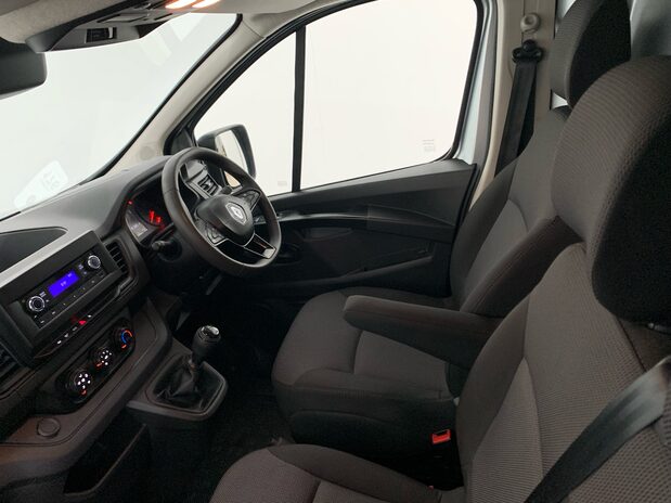 Renault Trafic Trafic LWB Diesel LL30 Blue dCi 130 Business Van 7