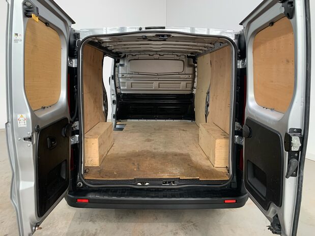 Renault Trafic Trafic LWB Diesel LL30 Blue dCi 130 Business Van 6