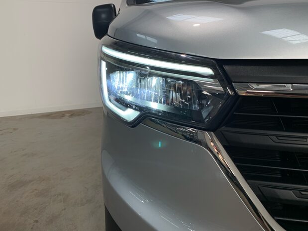 Renault Trafic Trafic LWB Diesel LL30 Blue dCi 130 Business Van 12