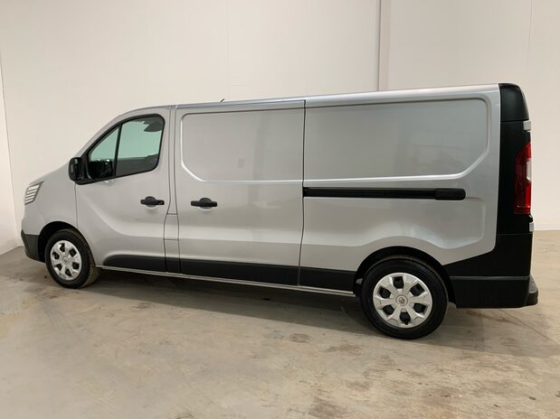 Renault Trafic Trafic LWB Diesel LL30 Blue dCi 130 Business Van 3