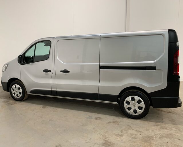 Renault Trafic Trafic LWB Diesel LL30 Blue dCi 130 Business Van
