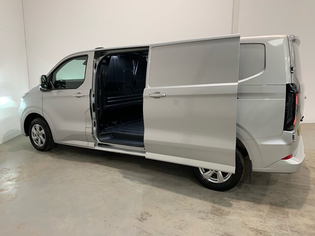 Ford Transit Custom 300L2 H1 2.0 EcoBlue 136ps Van Limited 9