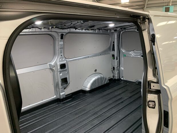 Ford Transit Custom 300L2 H1 2.0 EcoBlue 136ps Van Limited 12
