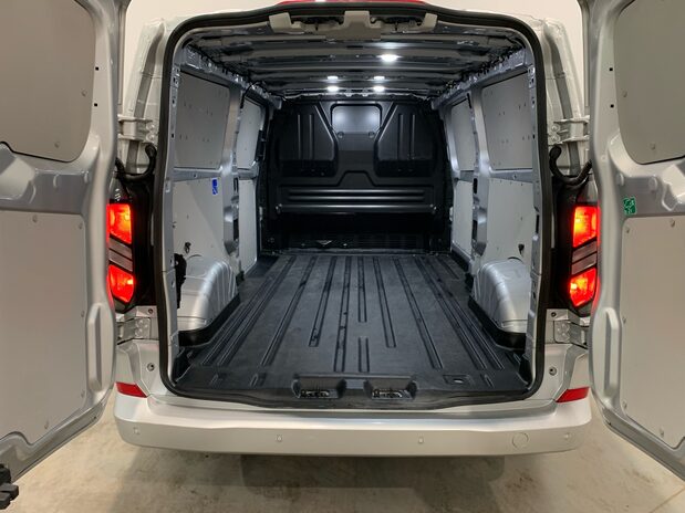 Ford Transit Custom 300L2 H1 2.0 EcoBlue 136ps Van Limited 11