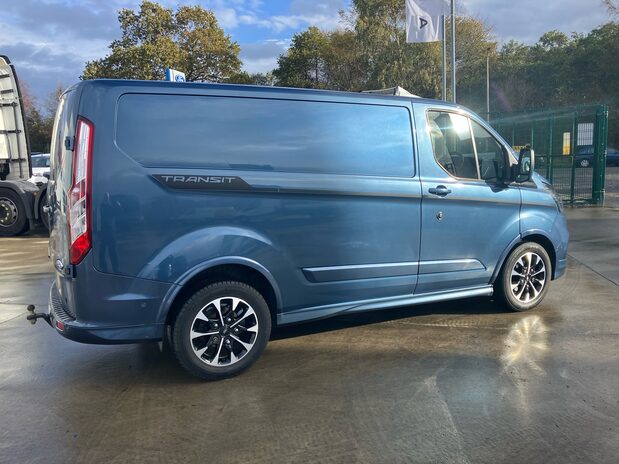 Ford Transit Custom Transit Custom 2.0 EcoBlue 185ps Low Roof Sport Van Auto 10