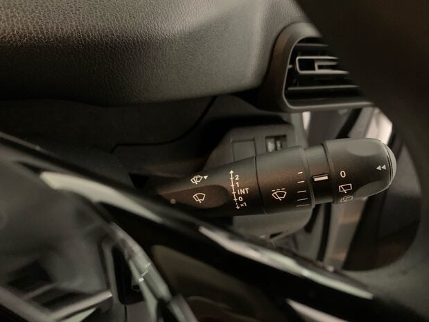 Peugeot Partner PEUGEOT PARTNER PROFESSIONAL L2 BHDI CREW VAN 10