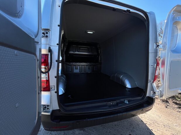 Maxus eDeliver 3 90kW SWB H1 Van 52.5kW *Pre-reg* 7