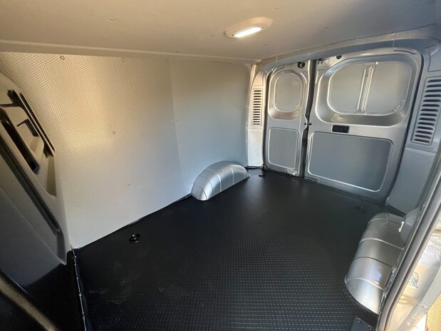 Maxus eDeliver 3 90kW SWB H1 Van 52.5kW *Pre-reg* 8