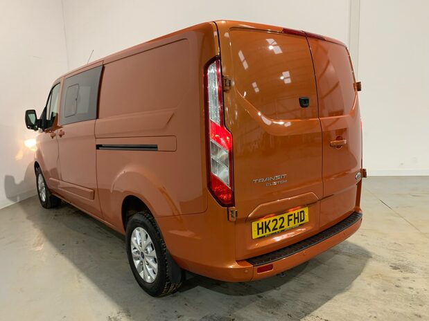 Ford Transit Custom Transit Custom 2.0 EcoBlue 130ps Low Roof D/Cab Limited Van 14