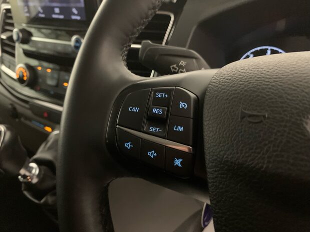 Ford Transit Custom Transit Custom 2.0 EcoBlue 130ps Low Roof D/Cab Limited Van 19