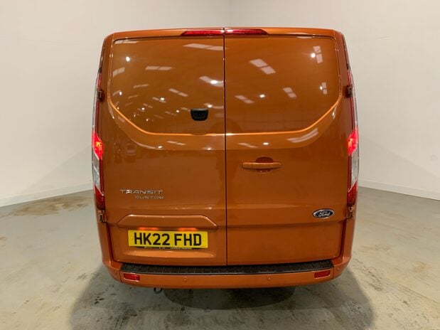 Ford Transit Custom Transit Custom 2.0 EcoBlue 130ps Low Roof D/Cab Limited Van 10
