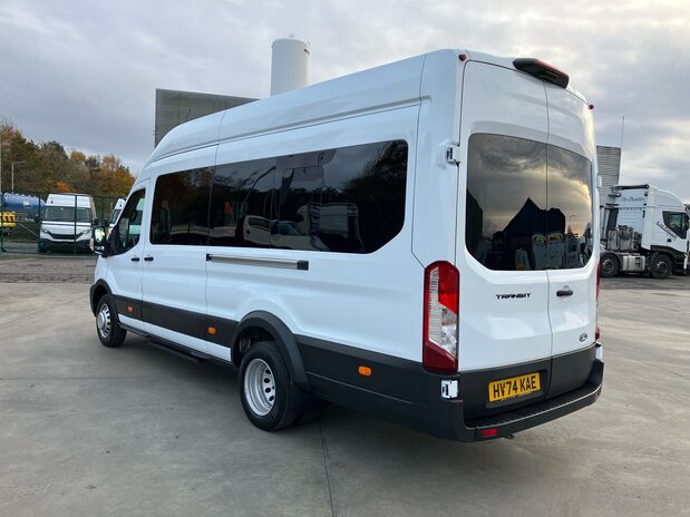 Ford Transit Transit 460L4 2.0 EcoBlue RWD 165ps H3 17 Seater Trend Auto 9