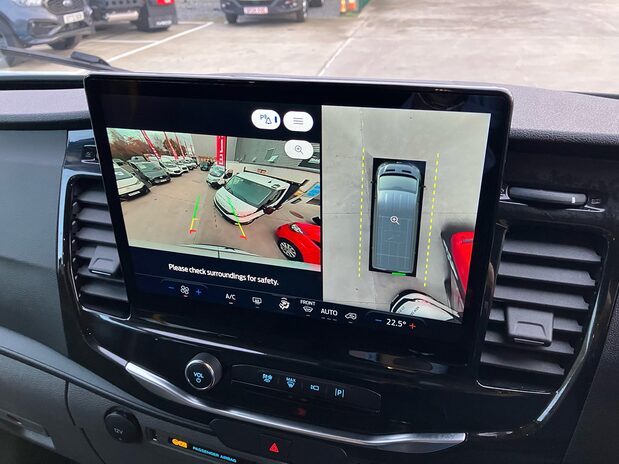 Ford Transit Transit 460L4 2.0 EcoBlue RWD 165ps H3 17 Seater Trend Auto 12