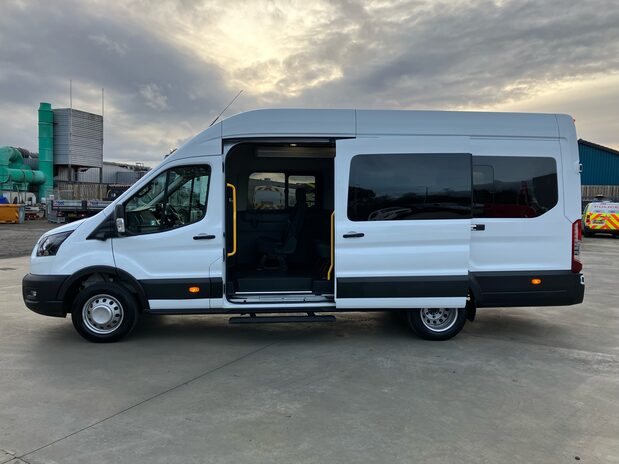 Ford Transit Transit 460L4 2.0 EcoBlue RWD 165ps H3 17 Seater Trend Auto 5