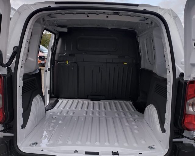 Fiat Doblo PRIMO L1 Multijet3 1.5 100PS *PRE-REG*