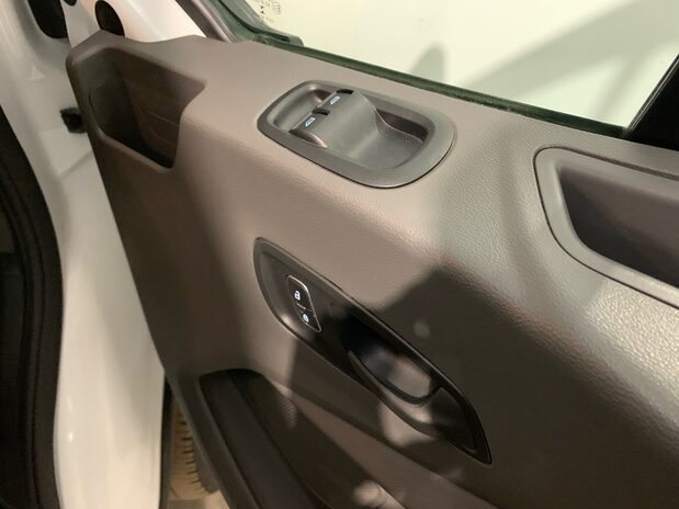 Ford Transit Transit 350 L3 Diesel RWD 2.0 Eco Blue 105ps H3 Leader Van 23