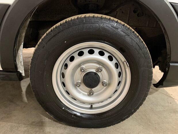 Ford Transit Transit 350 L3 Diesel RWD 2.0 Eco Blue 105ps H3 Leader Van 4