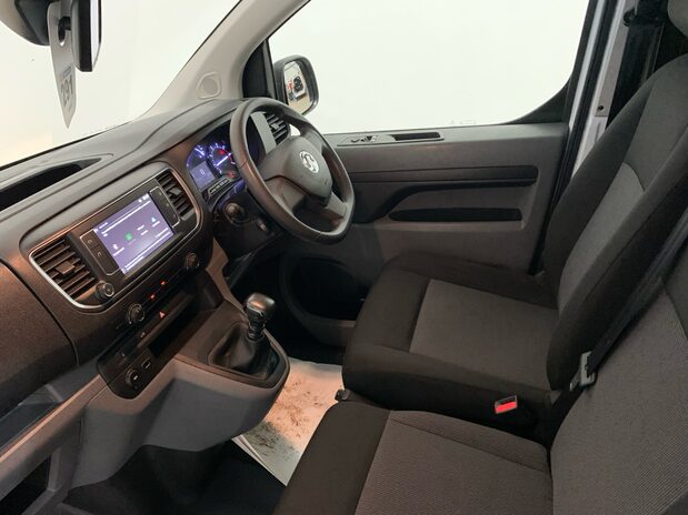 Vauxhall Vivaro Vivaro L2 Diesel 2900 1.5d 100PS Dynamic H1 Van 15