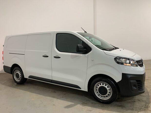 Vauxhall Vivaro Vivaro L2 Diesel 2900 1.5d 100PS Dynamic H1 Van 3