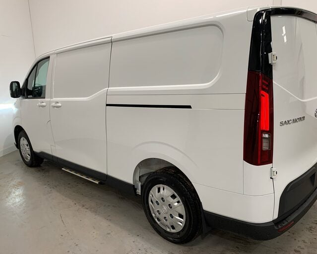 Maxus Deliver 7 BASE L2H1 Panel Van *pre-reg*