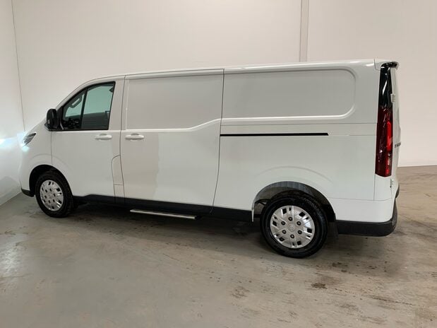 Maxus Deliver 7 BASE L2H1 Panel Van *pre-reg* 6