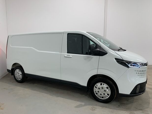 Maxus Deliver 7 BASE L2H1 Panel Van *pre-reg* 22
