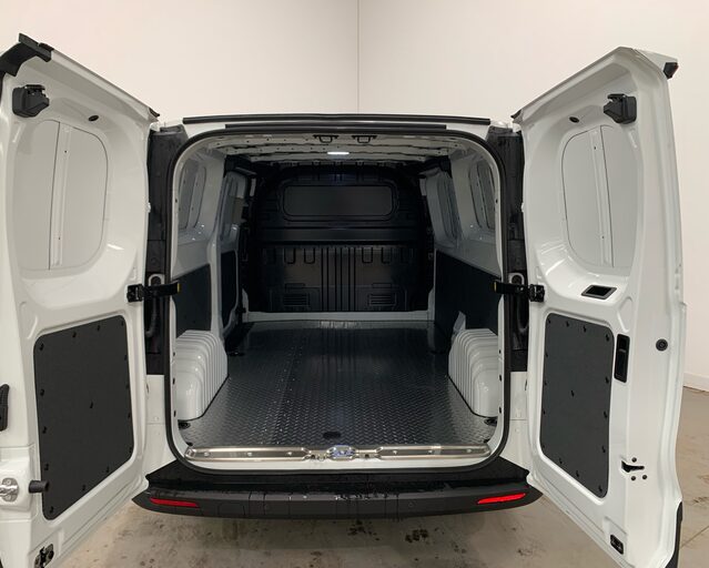 Maxus Deliver 7 BASE L2H1 Panel Van *pre-reg*