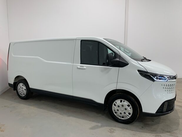 Maxus Deliver 7 BASE L2H1 Panel Van *pre-reg* 1