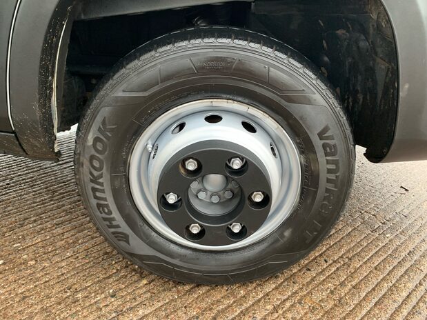 Iveco Daily Daily 72C18H 3.0 Transporter 4750 WB 3