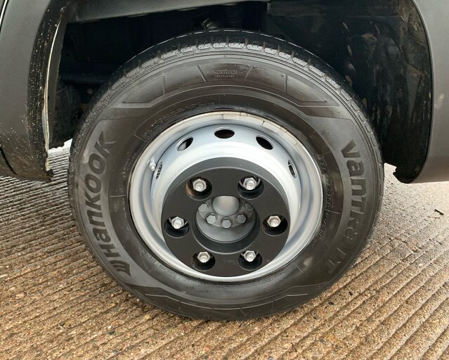 Iveco Daily Daily 72C18H 3.0 Transporter 4750 WB