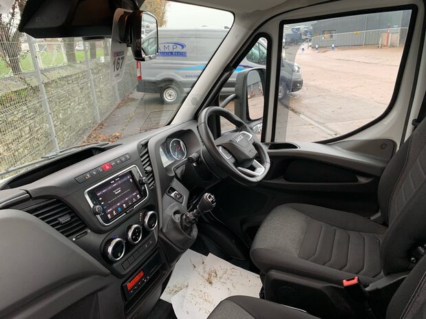 Iveco Daily Daily 72C18H 3.0 Transporter 4750 WB 18