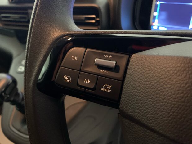 Citroen Berlingo CITROEN BERLINGO XL DRIVER BLUEHDI S/S 100PS 24