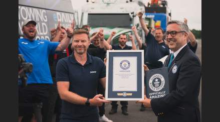 IVECO eDaily tows over 153 tonnes to claim GUINNESS WORLD RECORDS™ title for ‘heaviest weight towed by an electric van’