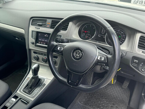 Volkswagen Golf 1.6 TDI BlueMotion Tech Match DSG Euro 5 (s/s) 5dr 32