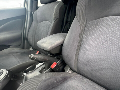 Nissan Juke 1.2 DIG-T Acenta Premium Euro 6 (s/s) 5dr 33
