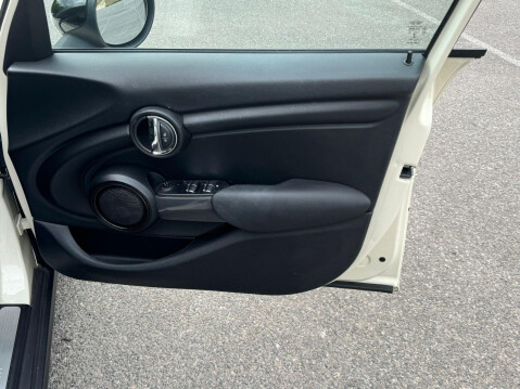 Mini Hatch 1.5 Cooper Euro 6 (s/s) 5dr 12