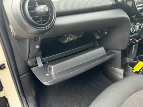 Mini Hatch 1.5 Cooper Euro 6 (s/s) 5dr 19