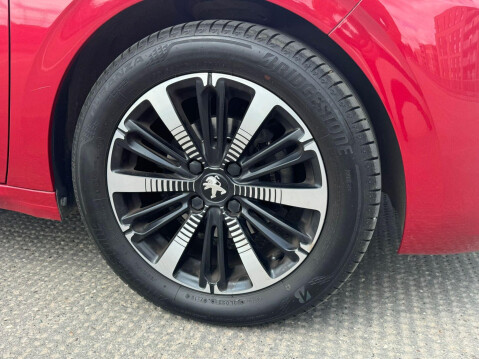 Peugeot 208 1.2 PureTech Allure Premium Euro 6 5dr 16