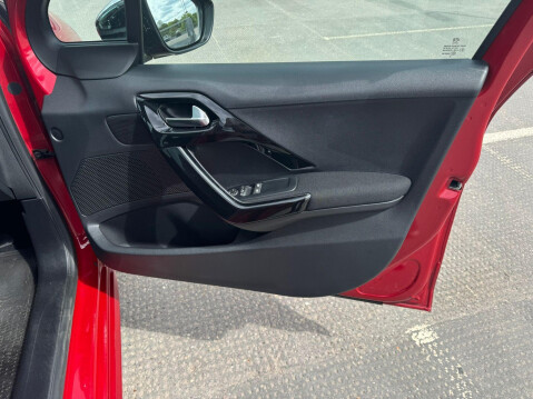 Peugeot 208 1.2 PureTech Allure Premium Euro 6 5dr 25