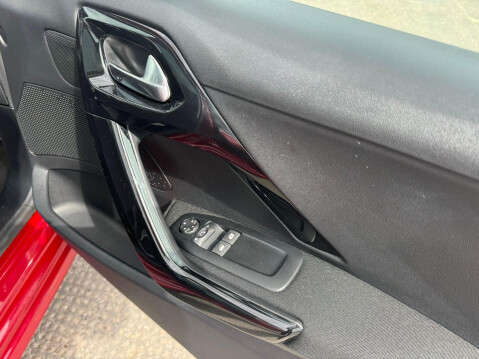 Peugeot 208 1.2 PureTech Allure Premium Euro 6 5dr 27